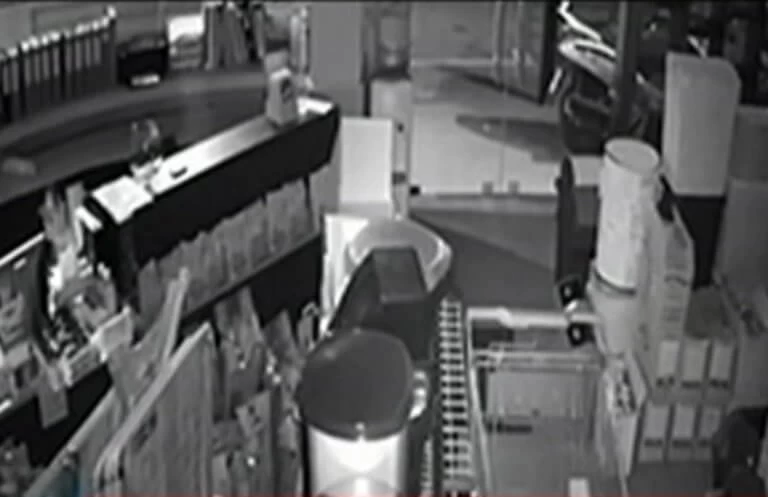 Στιγμές πανικού: Η ώρα που ο σεισμός χτυπά την Πρέβεζα (βίντεο)